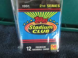 lot 588 image: 9 1991 Stadium Club Baseball Packs...