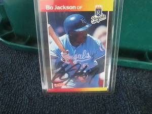 lot 590 image: Bo Jackson Donruss Autograph Card C...