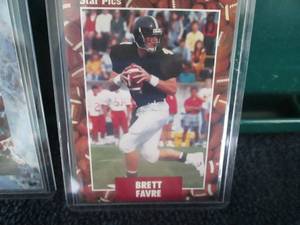 lot 600 image: 3 Brett Favre Rookie Cards...