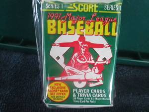 lot 606 image: 7 1991 Score Baseball Card Packs...