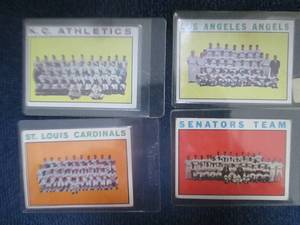 lot 625 image: 4 1964 Topps Team Cards...