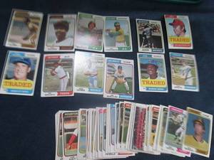 lot 631 image: 1974 Topps Baseball Cards...