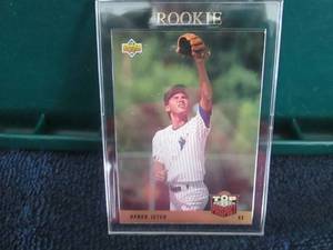 lot 636 image: 1993 Upper Deck Derek Jeter Rookie ...