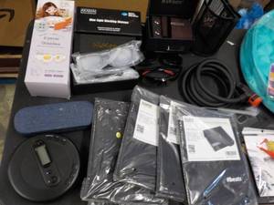 lot 16 image: Random Lot...