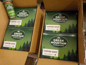 lot 116 image: 4 -6 packs Green Mountain 2 oz Bott...