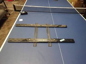 lot 19 image: TV mount without hooks