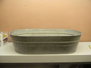 lot 12 image: VINTAGE LARGE GALVANIZED METAL WASH TUB - APPROX 43L  24W 11D - SEE PICTURES