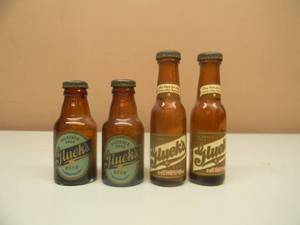 lot 19 image: 4 - Vintage Glueks Beer Salt & Pepper Shakers - NICE SEE PICTURES
