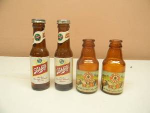 lot 22 image: VINTAGE SCHLITZ BEER & FLECKS BEER SALT & PEPPER SHAKERS - NICE - SEE PICTURES