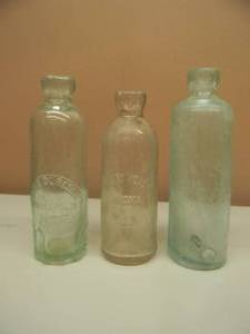 lot 24 image: 3 ANTIQUE MINNEAPOLIS MINN. BOTTLES - VERY COOL SET - SEE PICTURES