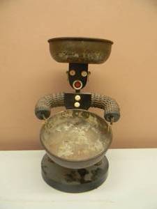 lot 29 image: VINTAGE FOLK ART BOTTLE CAP MAN  STASH TRAY - COOL PIECE - APPROX 12 TALL - SEE PICTURES