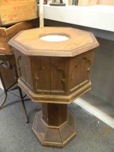 lot 30 image: ANTIQUE  VINTAGE OAK BAPTISMAL - VERY COOL UNIQUE PIECE - APPROX 38H 21W - SEE PICTURES