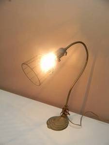 lot 32 image: AWESOME VINTAGE GOOSE NECK DESK LAMP - GENERAL ELECTRIC - VERY COOL - SEE PICTURES