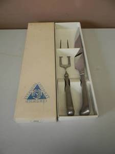 lot 53 image: NEW IN BOX - VINTAGE CERTIFIED CHEVROLET TECHNICIAN EKCO KNIFE CARVING SET #2348W - SEE PICTURES