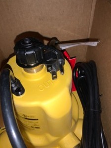 WAYNE 0.16 HP WATERBUG SUBMERSIBLE UTILITY PUMP WITH MULTI-FLO TECHNOLOGY. SEE PICTURES