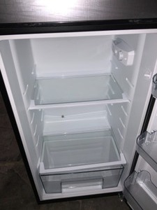 GALANZ 7.6 CU. FT. TOP FREEZER REFRIGERATOR WITH DUAL DOOR IN STAINLESS STEEL LOOK. SEE PICTURES