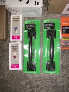 ASSORTED EVERBILT SUMP PUMP AND HINGESKNOB AND  ASSCESSOIRS. SEE PICTURES
