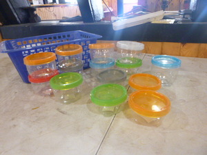 16 Storage Containers
