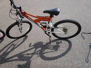Mongoose 24 Mountain Bike 21 Speeds