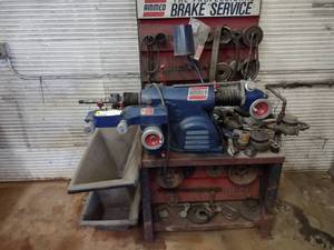 lot 14 image: Ammco 6900 Brake Lathe with Stand &...