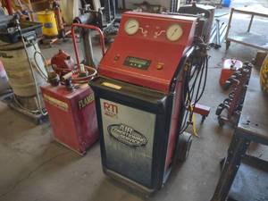 lot 17 image: RTI RHS780 AC Service System, Work...