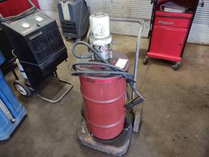 lot 25 image: Graco Fireball Grease Pump, Works...