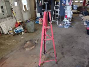 lot 43 image: Under Hoist Stabilizer...