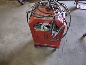 lot 59 image: Lincoln 225 Amp Arc Welder, 220 Vol...