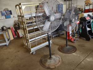 lot 68 image: Lasko Pedestal Fan, Works...