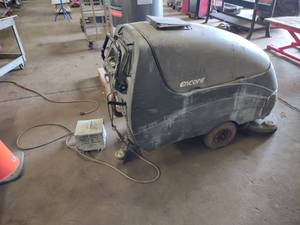 lot 70 image: Clarke Encore S Class Floor Scrubbe...