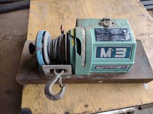 lot 75 image: Super Winch M-3 Model 1355 12 Volt ...