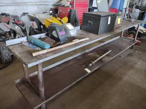 lot 92 image: Workbench, 148x22x36...