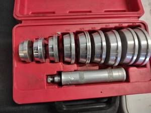 lot 119 image: Matco BRS9 Bearing Race & Seal Driv...