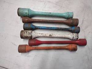 lot 128 image: Assorted Torque Sticks...