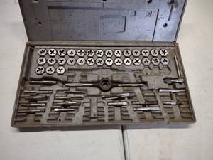 lot 134 image: Craftsman Tap & Die Set...