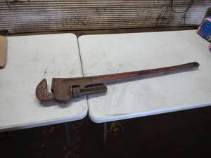 lot 140 image: 48 Pipe Wrench...