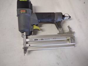 lot 149 image: Craftsman Evolv 2 Brad Nailer...
