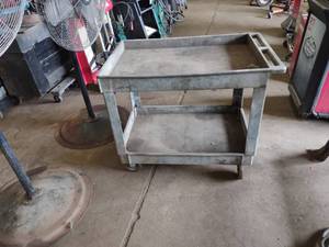 lot 173 image: Rubbermaid Cart, 36x24...