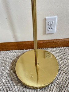 lot 106 image: Brilliant Brass Floor Lamp
