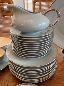 lot 43 image: Franciscan Fine China by Gladding McBean & Company