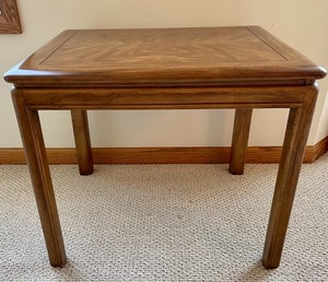 lot 24 image: Drexel Heritage Collection Accent Table