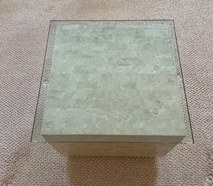 lot 4 image: Alexville Furniture Beveled Glass Top Accent Table