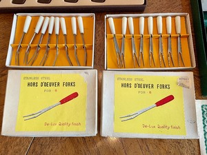 lot 78 image: Quikut and Maxam Knives plus More