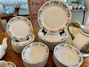 lot 83 image: Holiday Glassware and Dinnerware