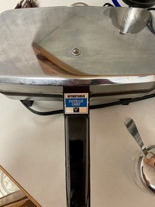 lot 90 image: Kitchen Fun