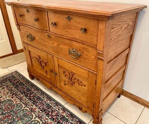 lot 124 image: Amazing Vintage Dresser