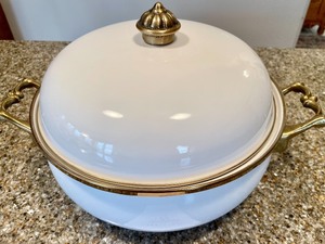 lot 138 image: Tabletops Unlimited Fancy Covered Pan