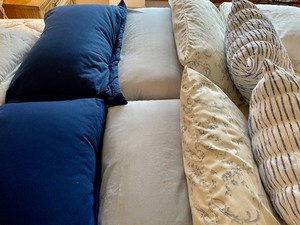 lot 149 image: Queen Sized Bedding