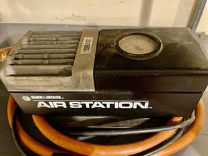 lot 169 image: Black and Decker Air Station