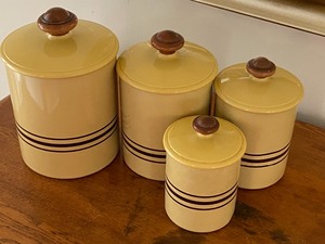 lot 117 image: Fun Vintage Light Weight Metal Vintage Cannister Set by West Bend